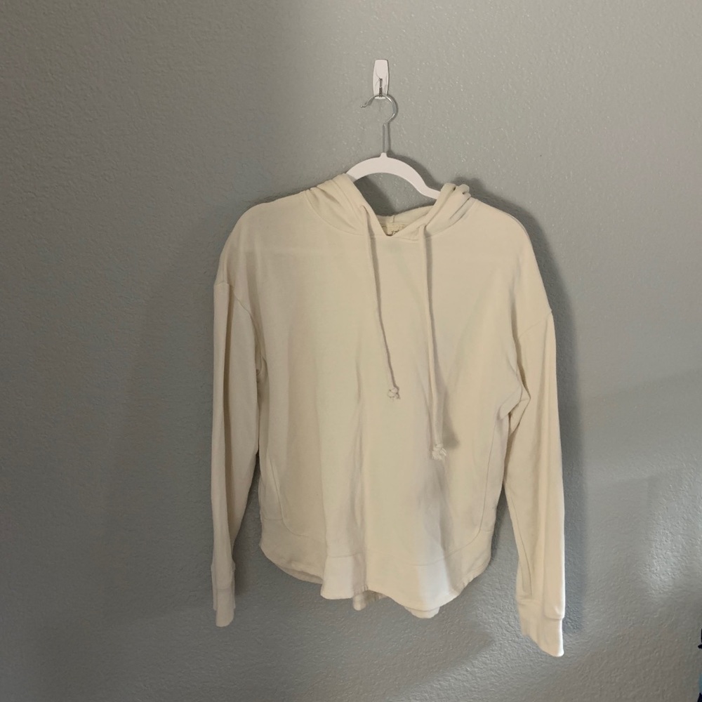 bundle two hooded long sleeve shirts